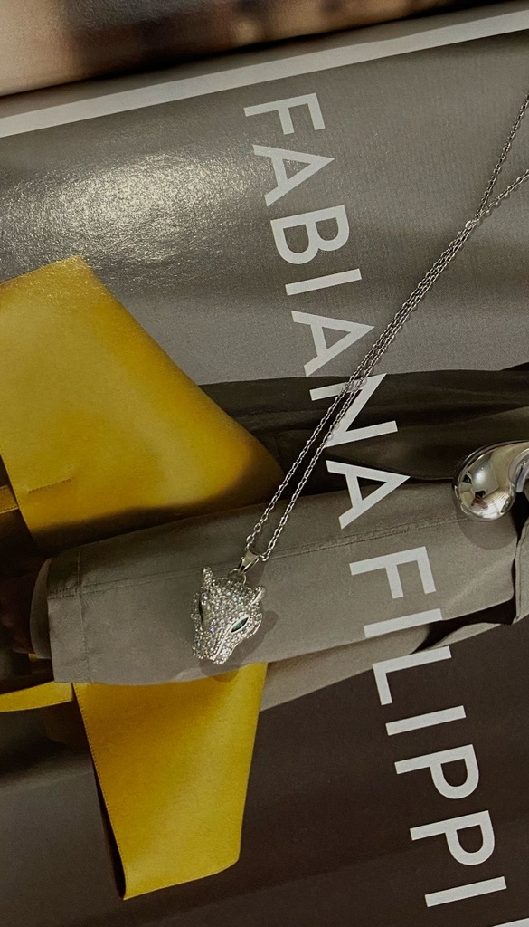 Missbeqa Kurt Figürlü Taşlı Kolye