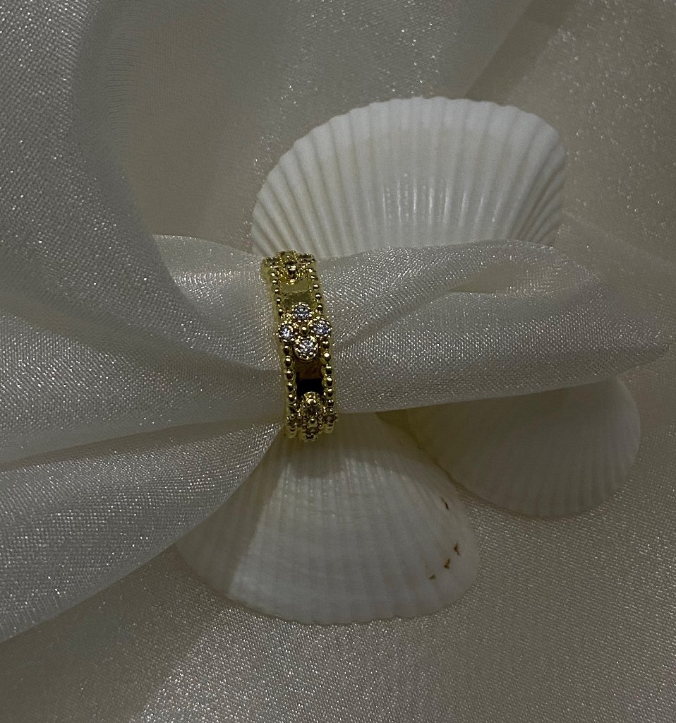 Missbeqa Çiçek Detay Taşlı Yüzük (Ayarlanabilir)